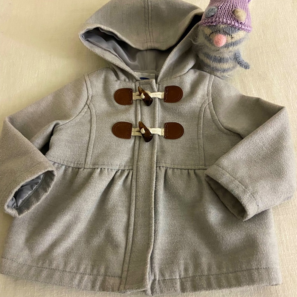 Old Navy coat for girls. 18-24 M.